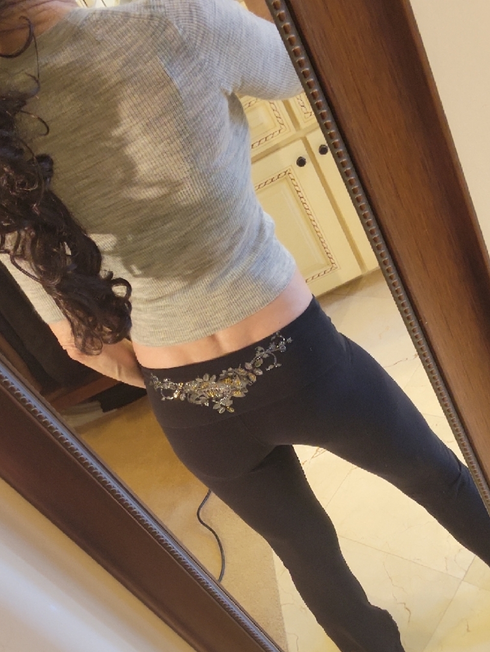 G by Guess Black Flare Yoga Pants,  XS - Picture 7 of 12